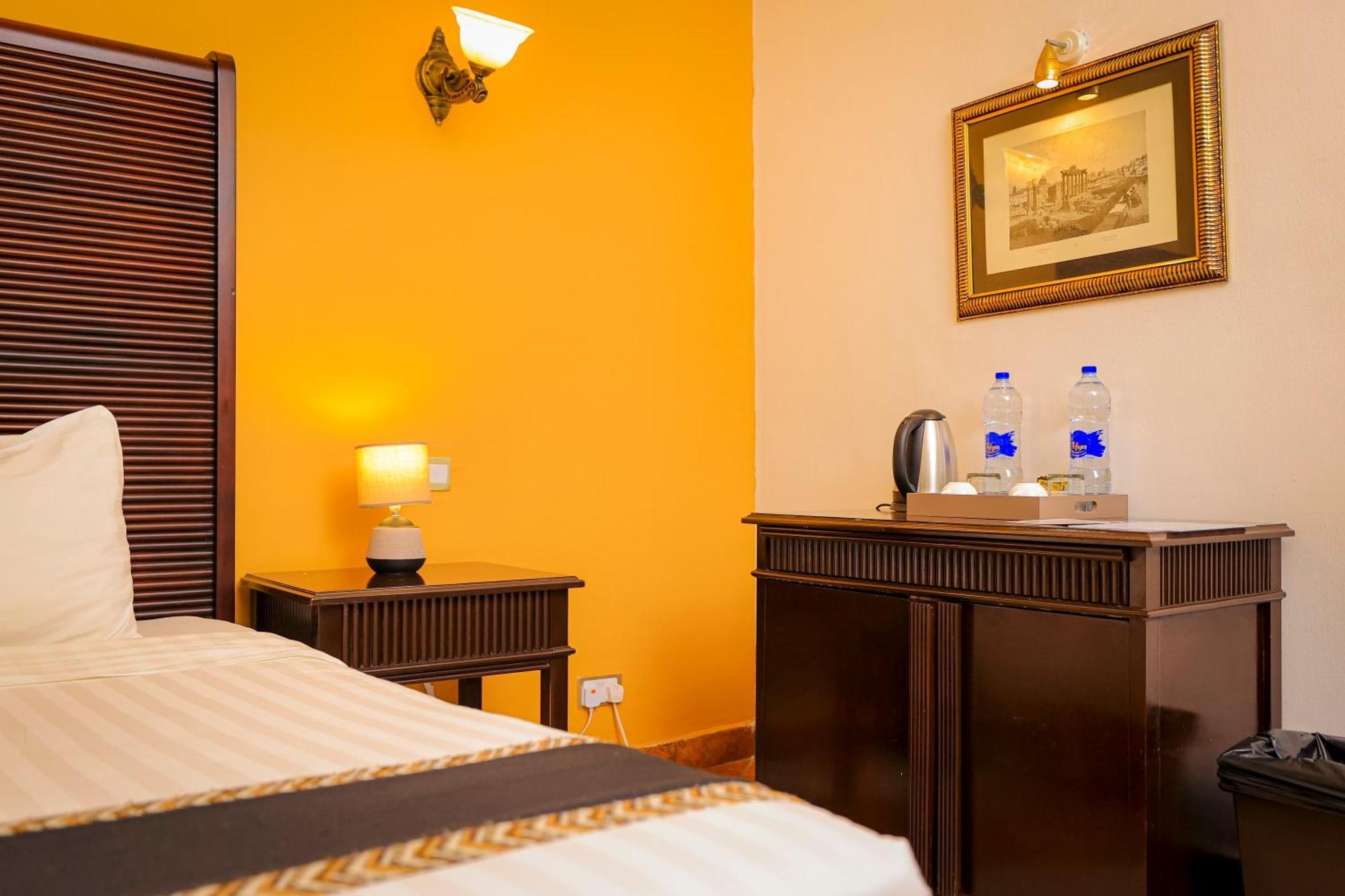Colosseum Hotel Boutique y Spa Dar es Salaam Habitación foto